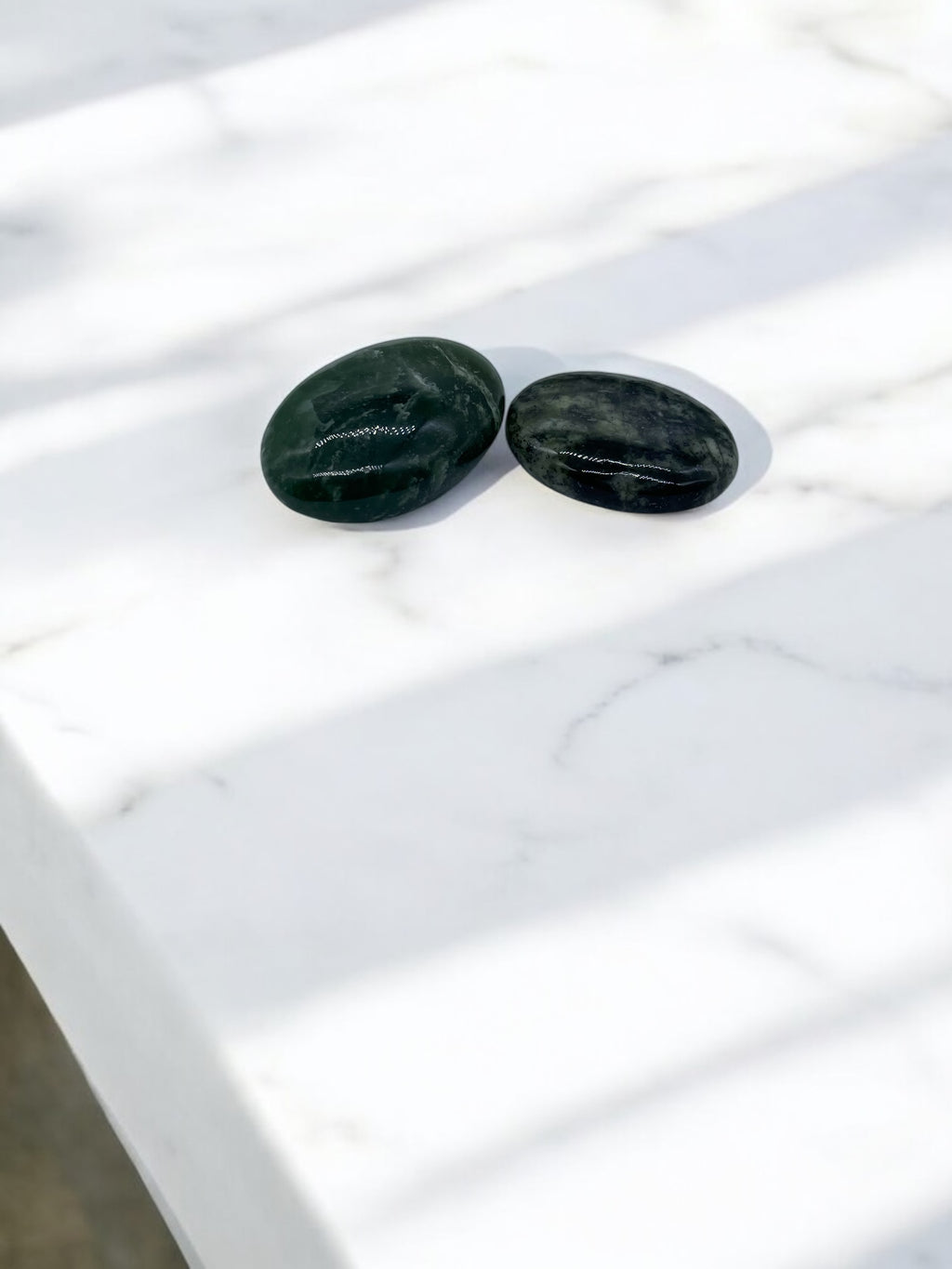 Jade donker handsteen